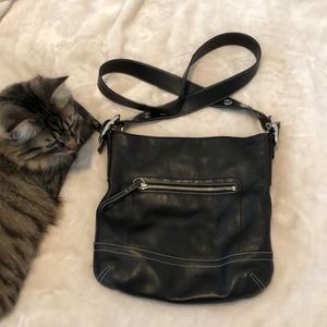 Coach D06x-1415 Black Leather Cross Body Bag